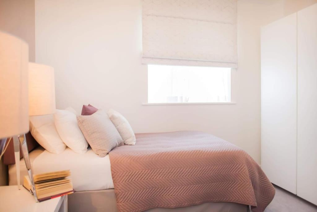 Stylish And Central Two Bedroom & Two Bathroom Apartment With Free Parking Экстерьер фото