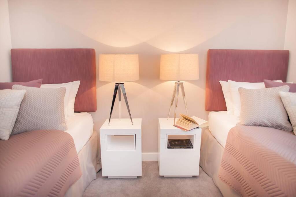 Stylish And Central Two Bedroom & Two Bathroom Apartment With Free Parking Экстерьер фото